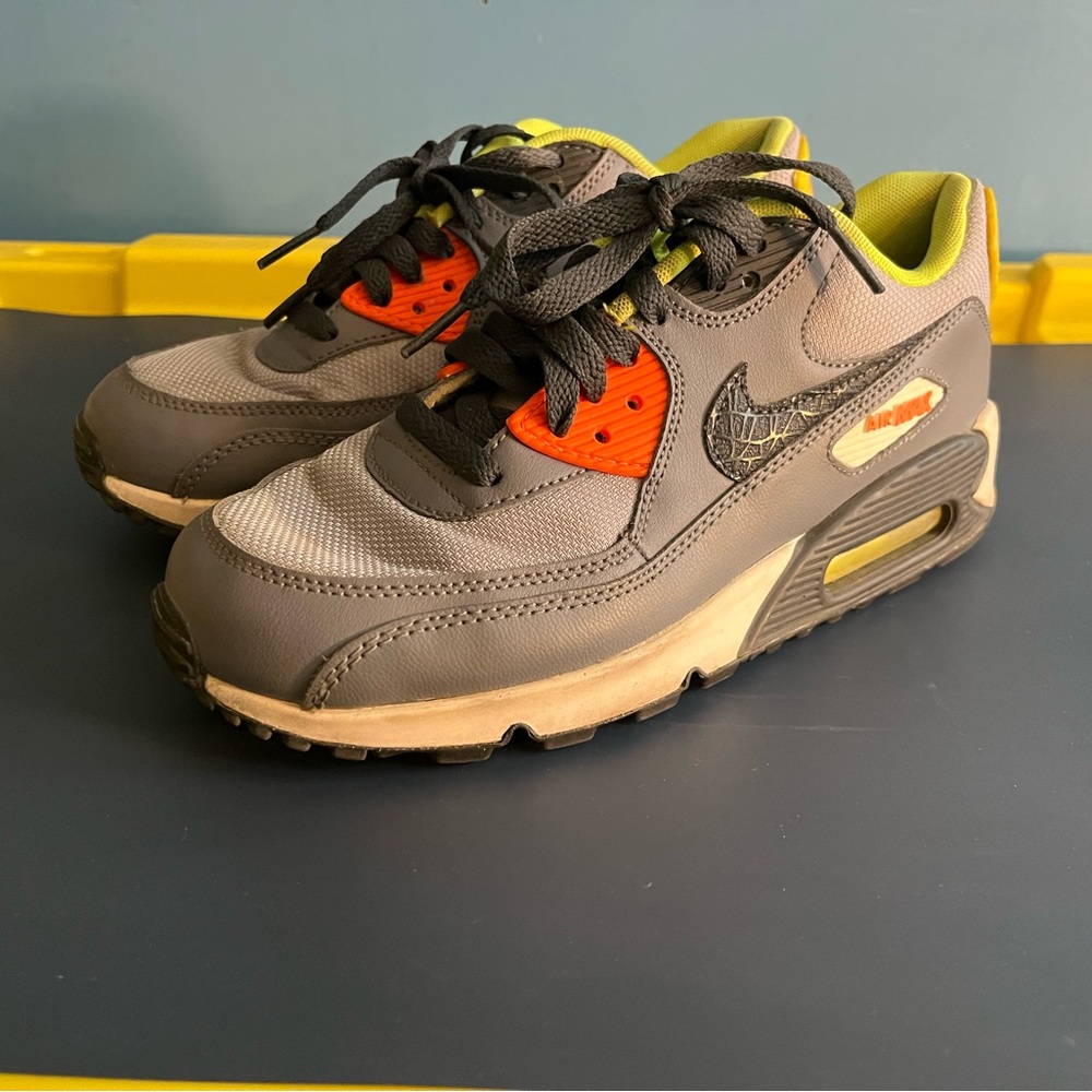 Nike AirMAX 705499 Size 5.5Y